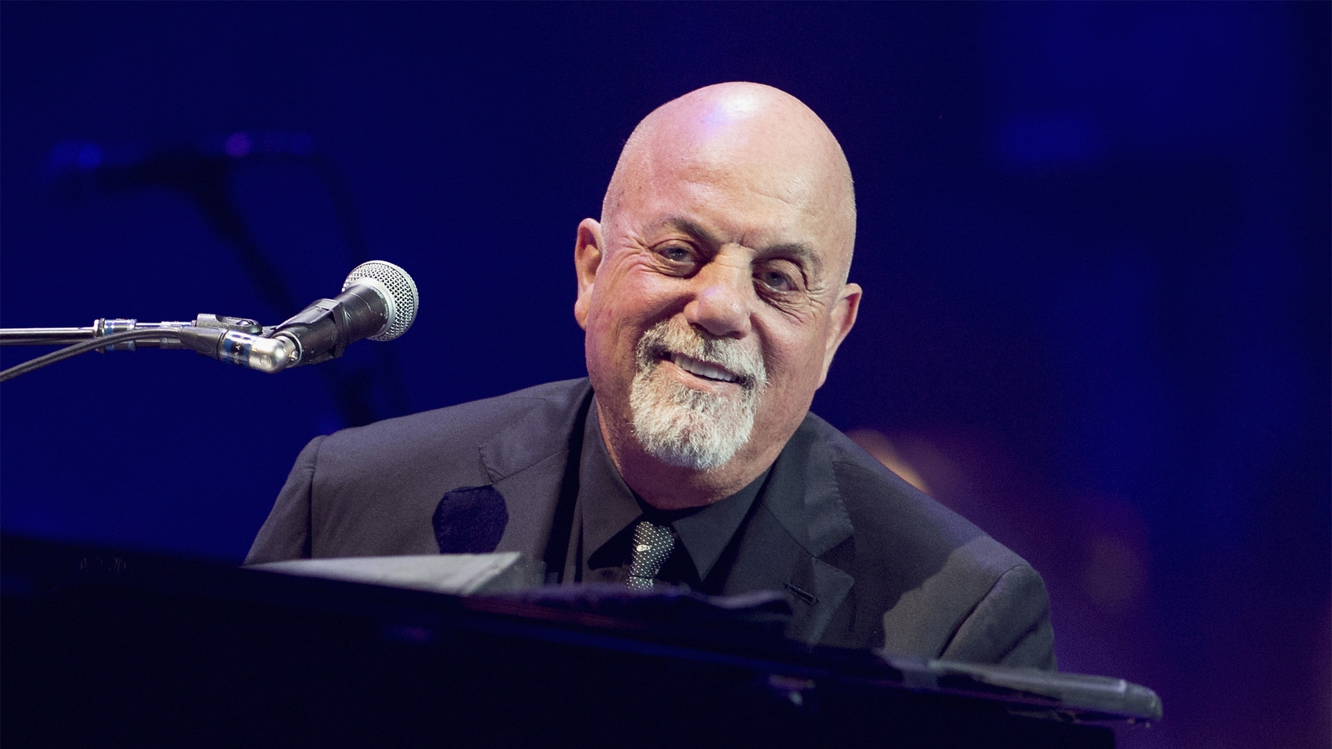 Billy joel fire. Билли Джоэл. Хиксвилл Billy Joel. Billy Joel Greatest Hits. Uptown girl Billy Joel
