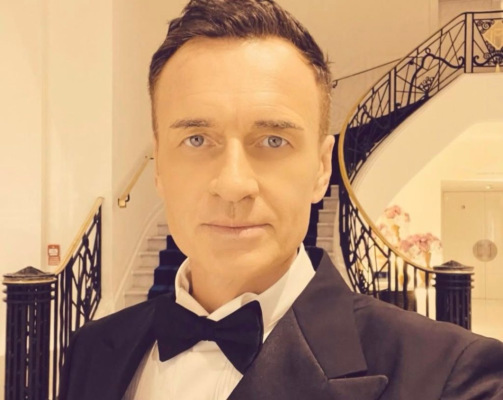 Addio a Julian McMahon, star di ‘Streghe’ e ‘Nip/Tuck’: il messaggio della moglie