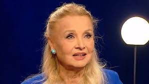 Barbara Bouchet: «Milano bella per chi lavora, non è Roma. Ci vengo per mio figlio Alessandro Borghese e ci vivrei solo per un fidanzato»