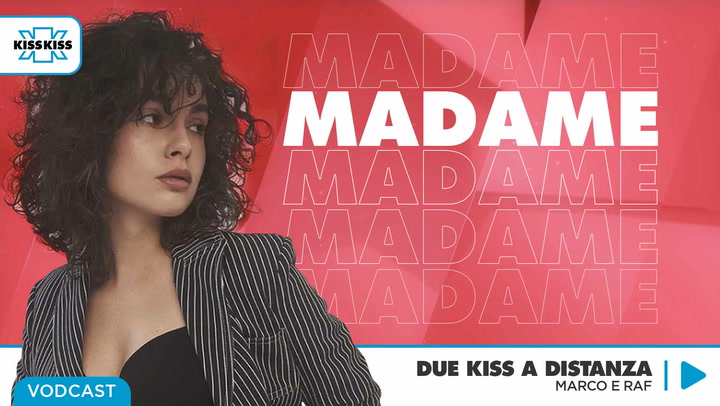 Due Kiss a Distanza con Madame