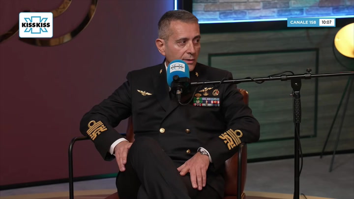 Ammiraglio Ispettore Capo Sergio Liardo Guardia Costiera Nel Pippo Pelo Show