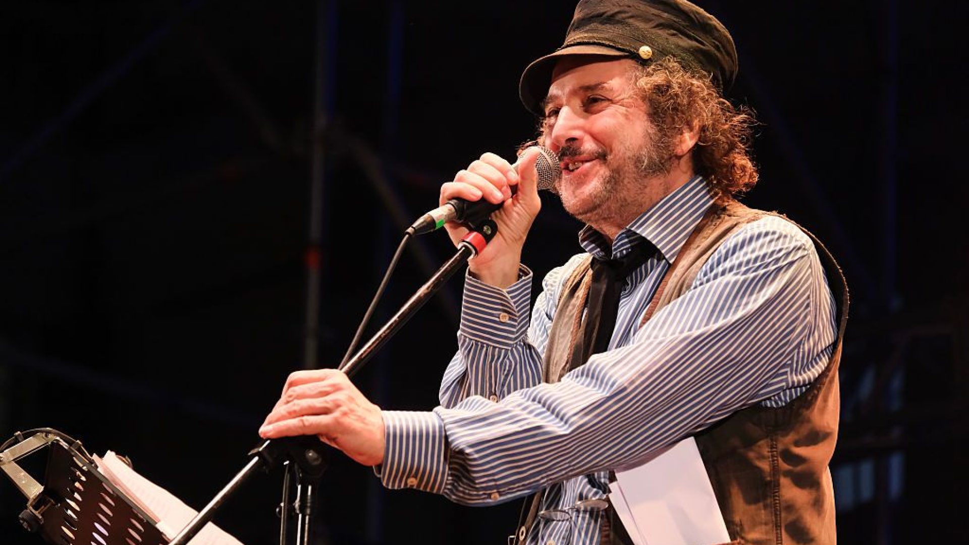 Capossela-9.jpg