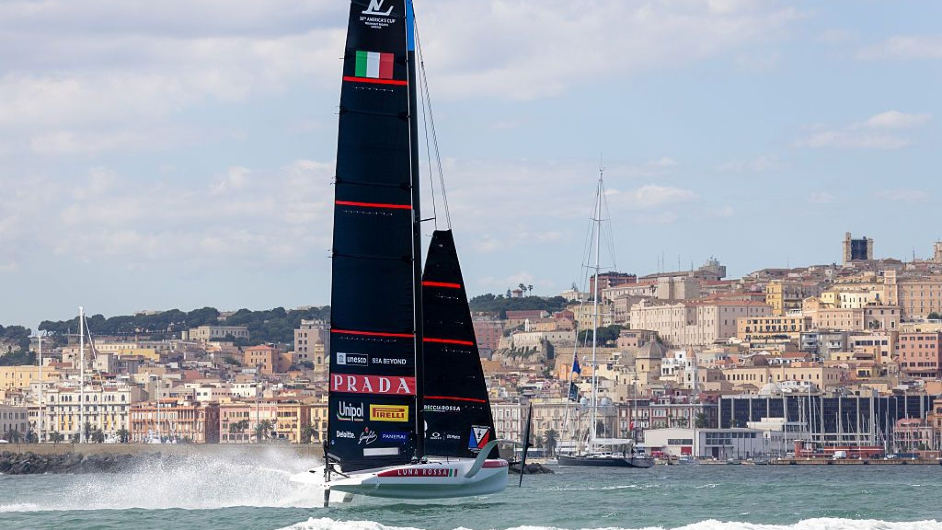 Luna-rossa.jpg