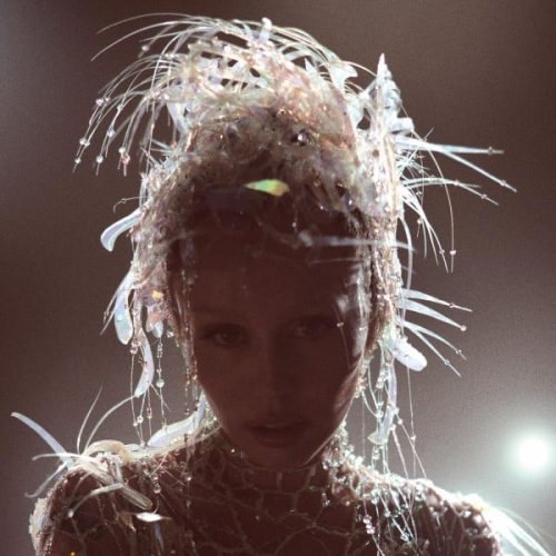 Miley Cyrus - Easy Lover 600x600