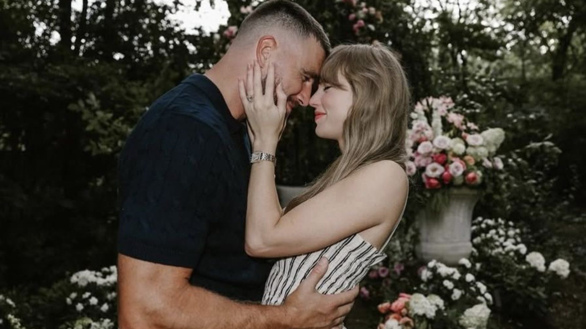 Swift-kelce67.jpg