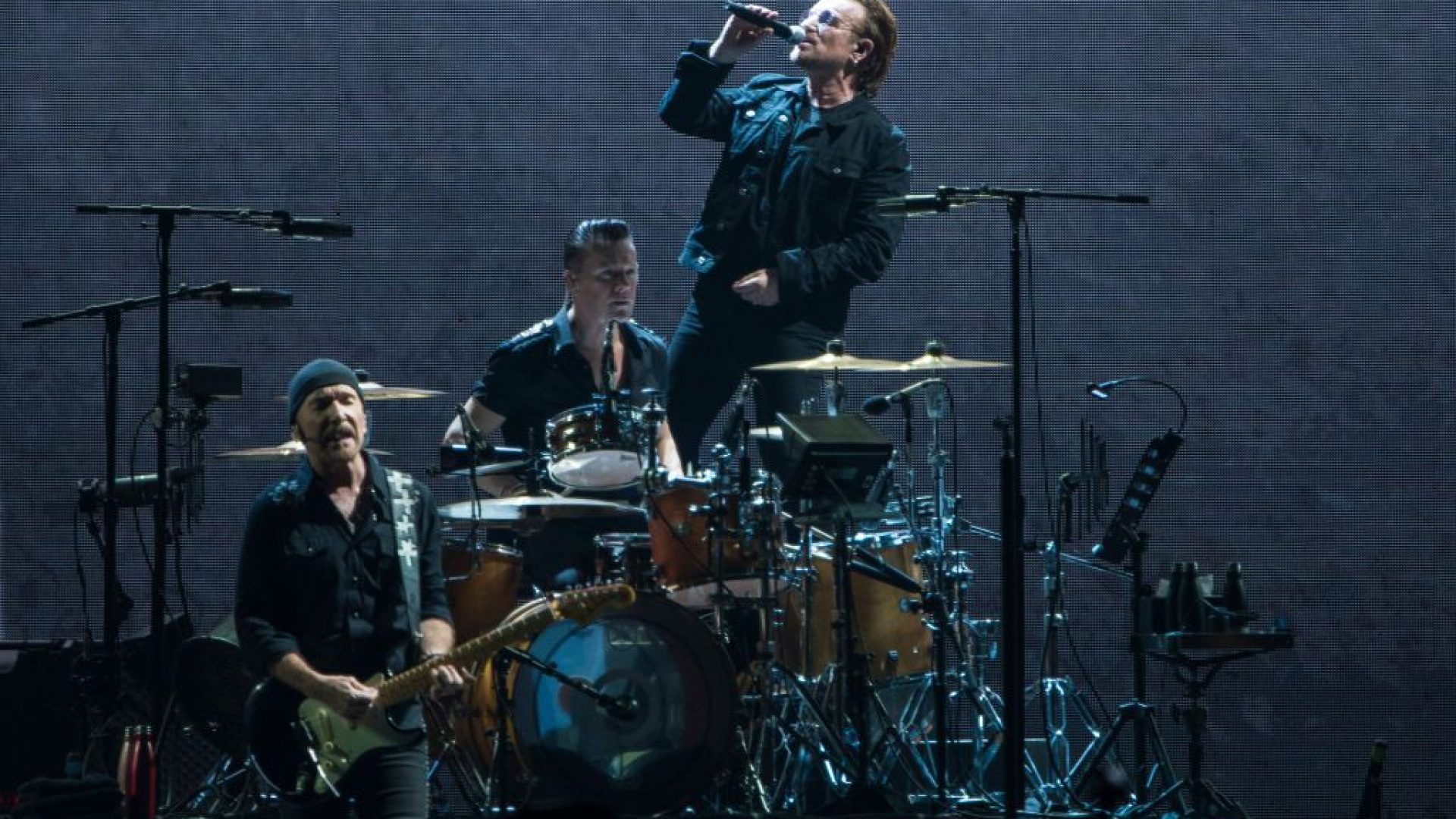 U2-bono.jpg