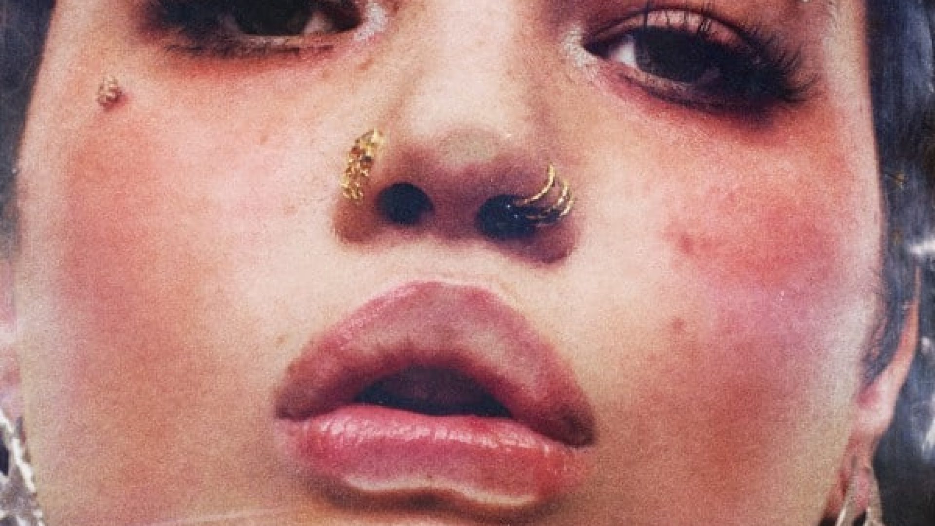 ly_alubm_16-04-24_1-1-600x600