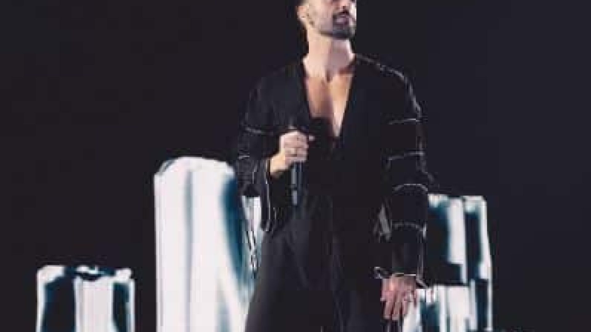 mengoni-45.JPG mengoni-45.JPG