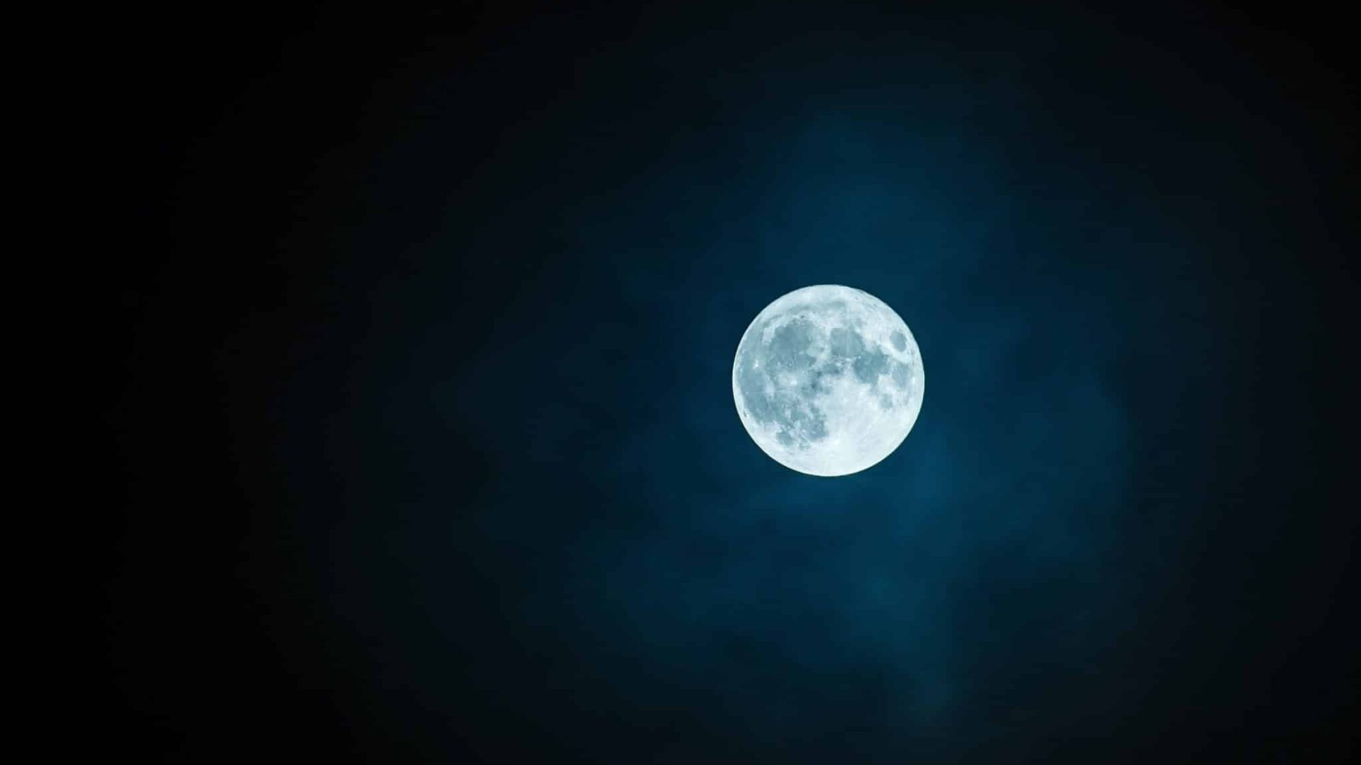 rkarkowski-moon-1859616.jpg
